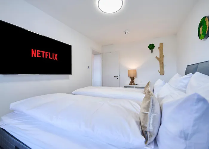 Wood World Luxury Iii Massage - Tischkicker - Parken - Kueche - Light Show - Trambolin Lägenhet *